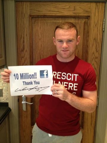 Rooney cũng gửi lời cảm ơn 10 triệu người hâm mộ trên trang Facebook của mình...